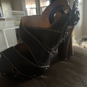 FRYE and CO. Brown leather heeled sandals